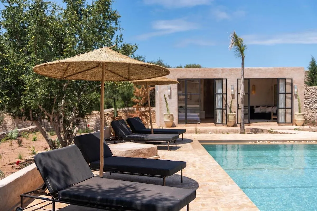 Zephyr - Villa With Private Pool & Housekeeper Эс-Сувейра 0*,