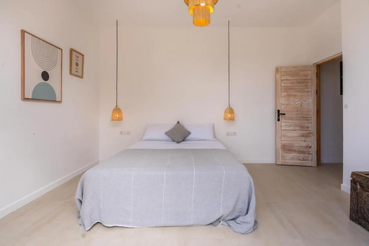 Zephyr - Villa With Private Pool & Housekeeper Эс-Сувейра